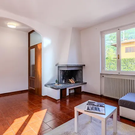 Apartman Leo By Interhome Lenno